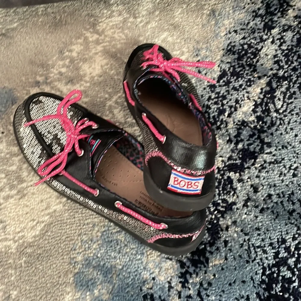 Bobs Skechers glittery boat sandals youth size 5